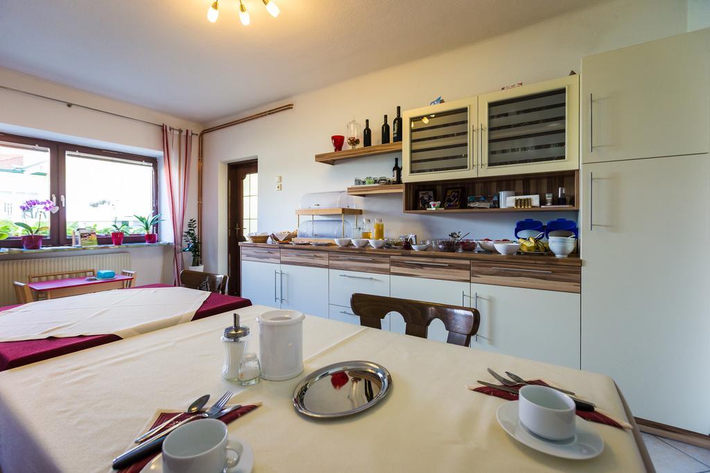 Gaestehaus - Doris - Wenzl Mörbisch am See Exteriör bild