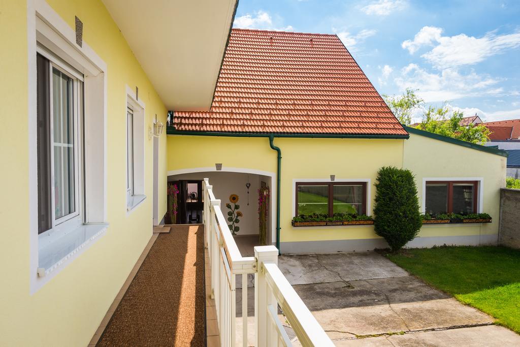 Gaestehaus - Doris - Wenzl Mörbisch am See Exteriör bild